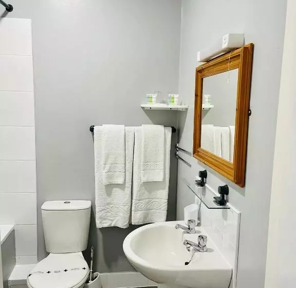 هتل Palm Court B&b