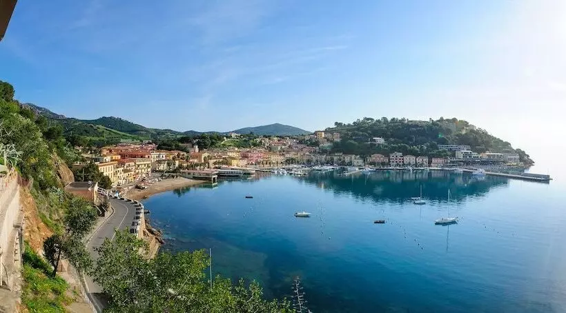 בית מלון כפרי Plaza