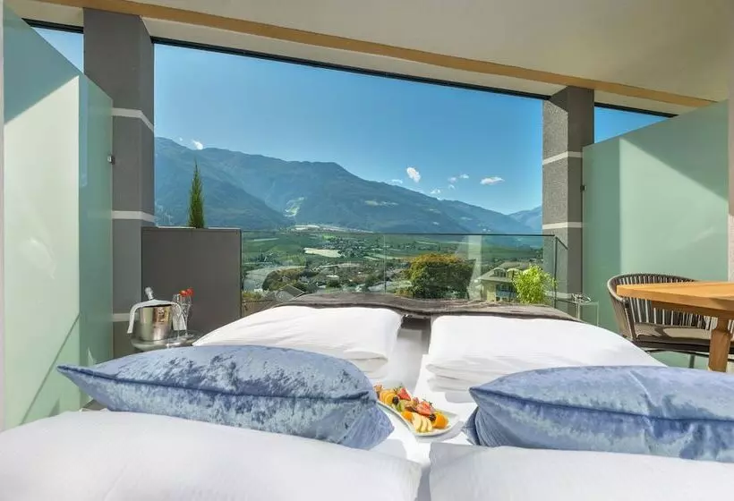 Отель Preidlhof Luxury Dolce Vita Resort