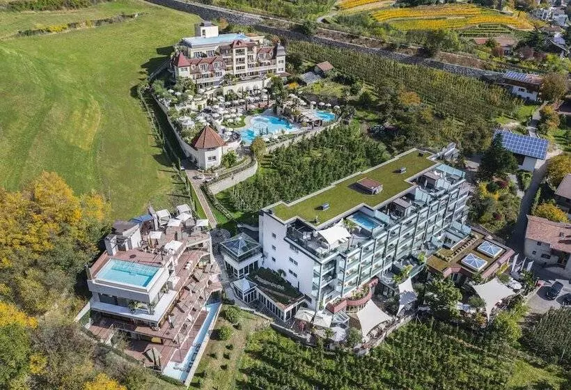 Отель Preidlhof Luxury Dolce Vita Resort