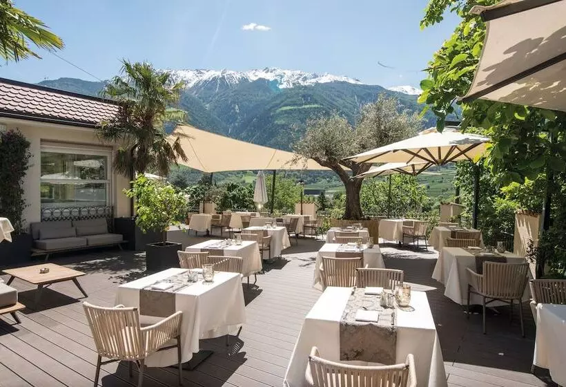 Отель Preidlhof Luxury Dolce Vita Resort