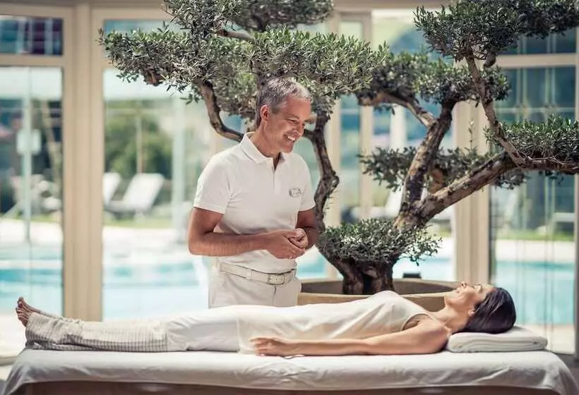 Отель Preidlhof Luxury Dolce Vita Resort