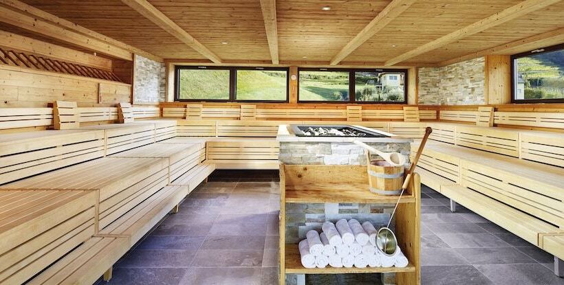 酒店 Preidlhof Luxury Dolce Vita Resort