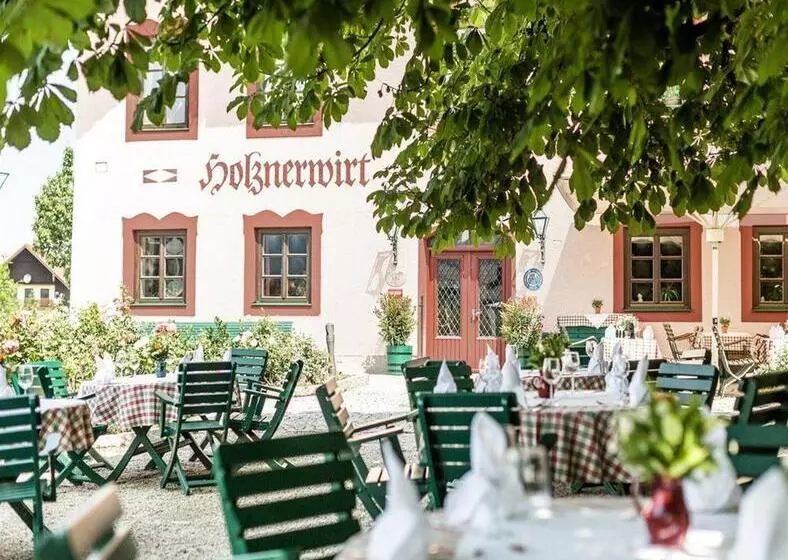 Сельский отель Salzburg Hotel Holznerwirt