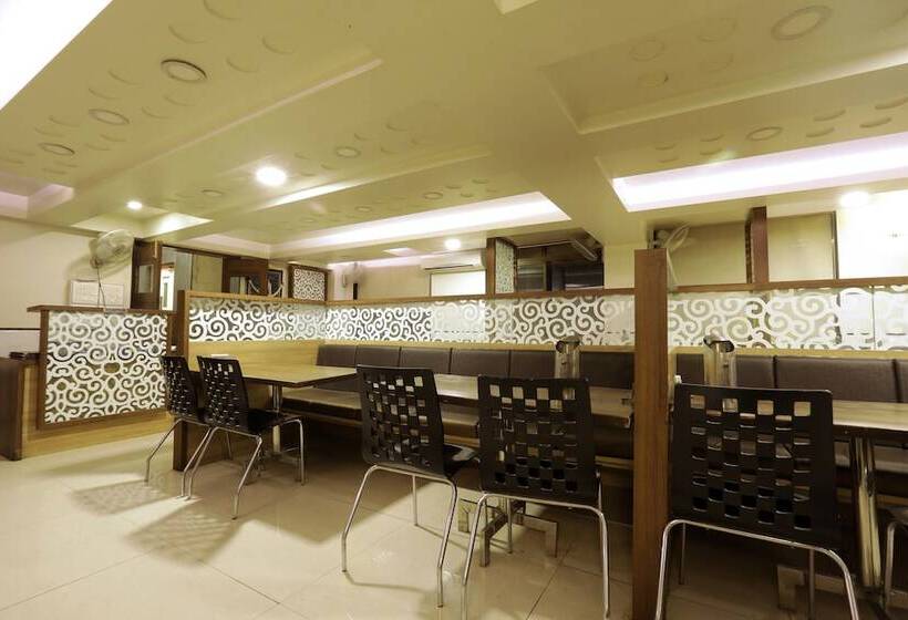 Hotell Sai Grand Castle Inn