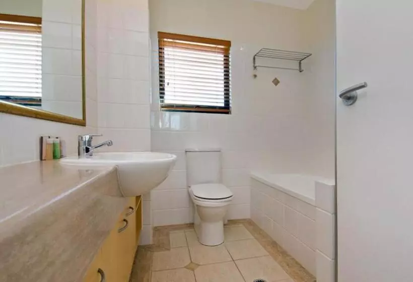 Отель Santorini Twin Waters