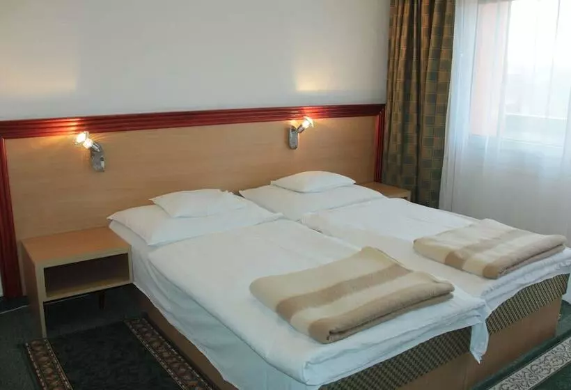 Hotelli Tisza Sport