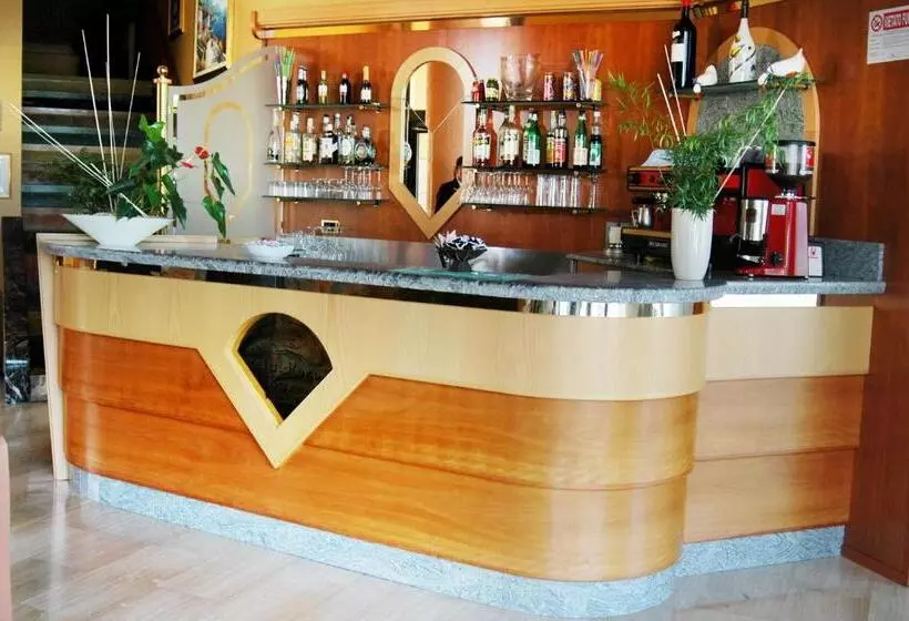 هتل Vela D' Oro