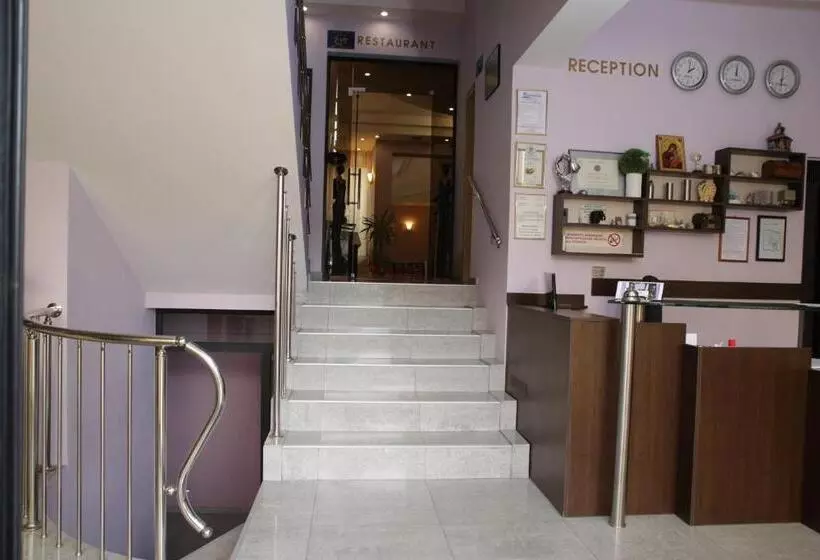 Family Hotel Avramov