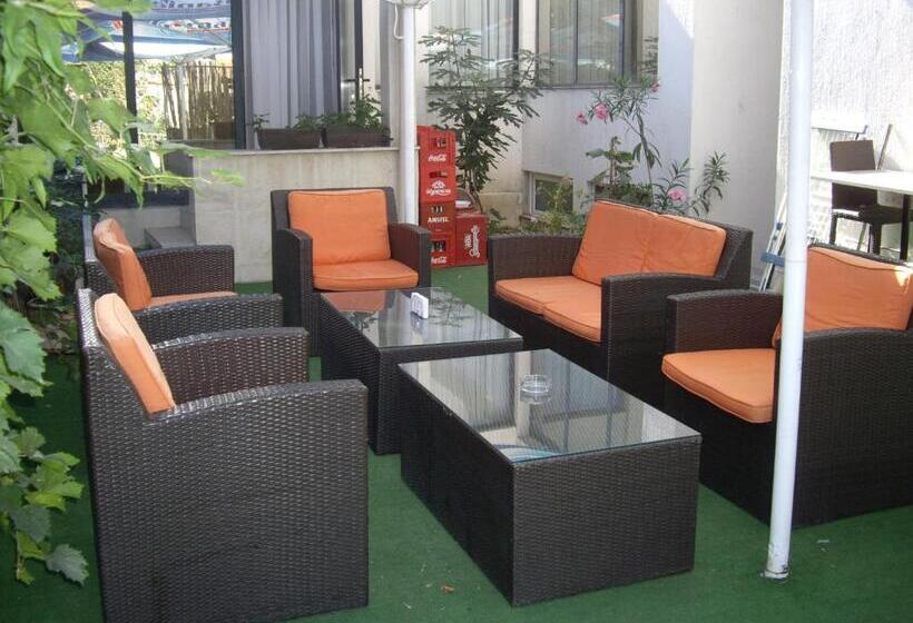 Family Hotel Avramov