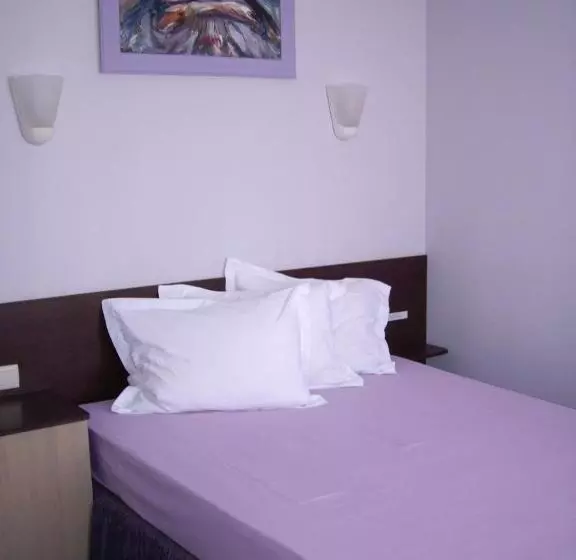 Family Hotel Avramov