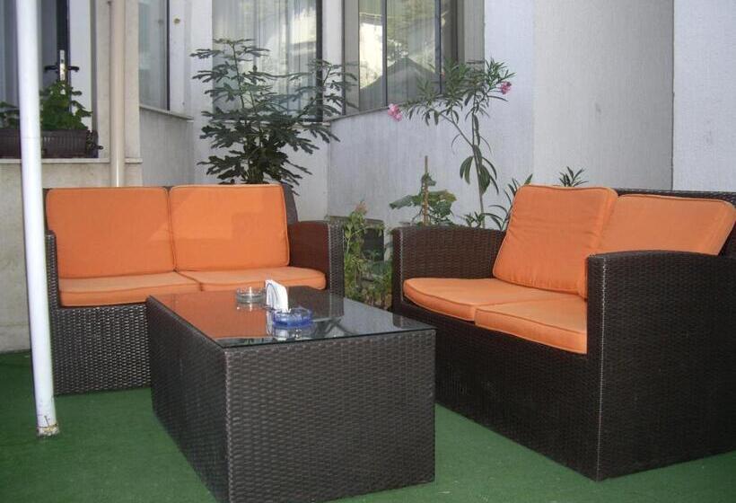 Family Hotel Avramov