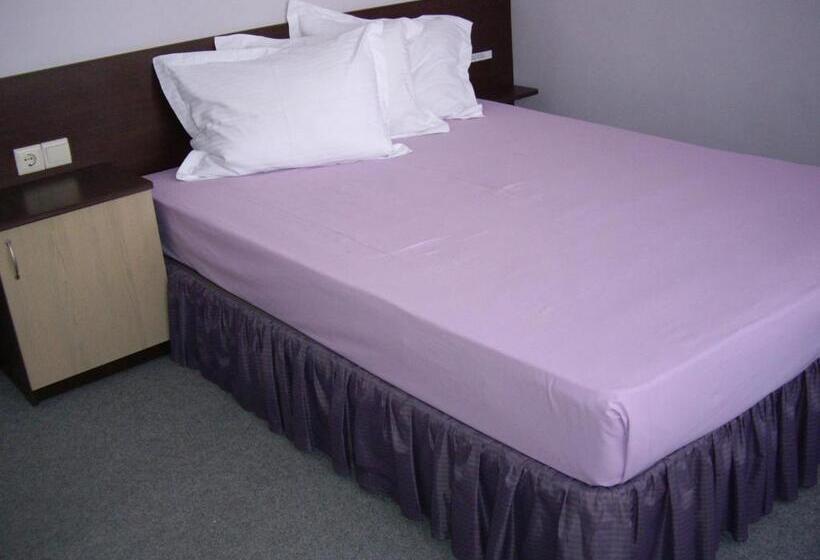 Family Hotel Avramov