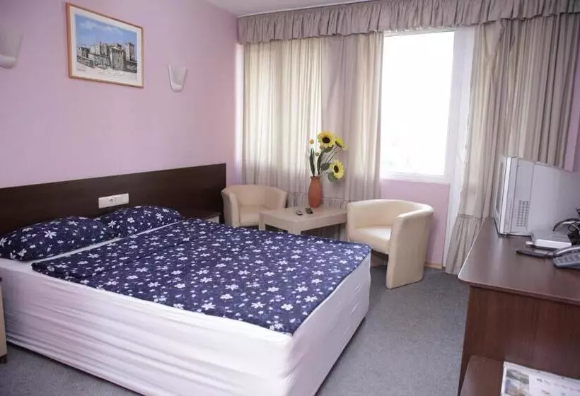Family Hotel Avramov
