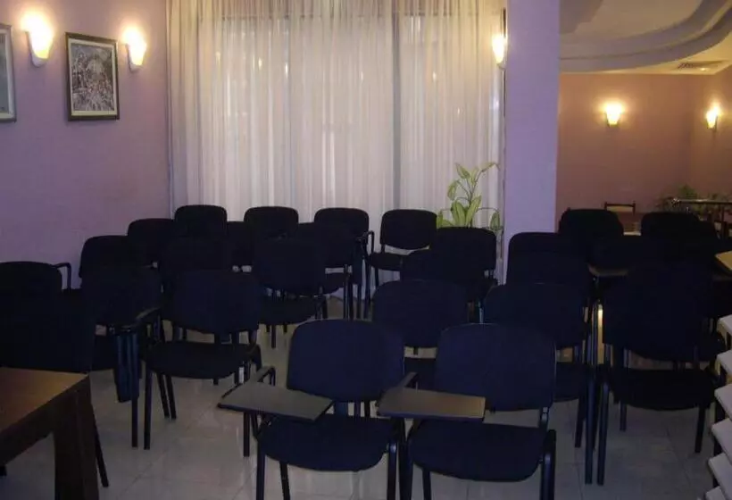 Family Hotel Avramov