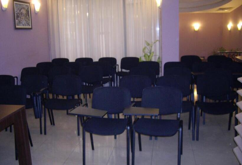 Family Hotel Avramov