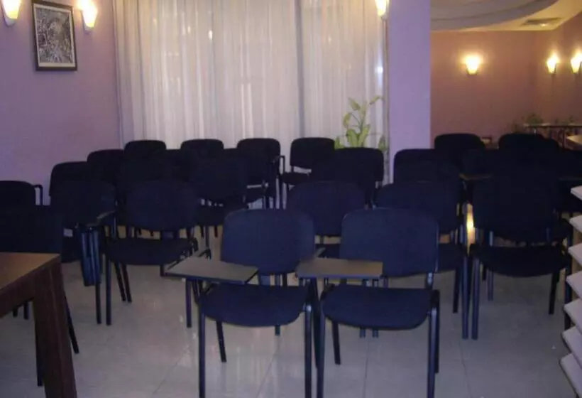 Family Hotel Avramov