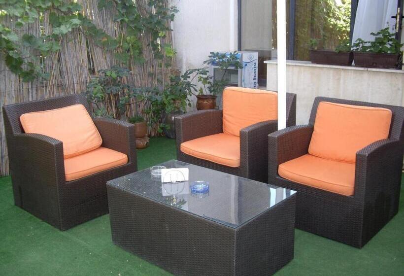 Family Hotel Avramov