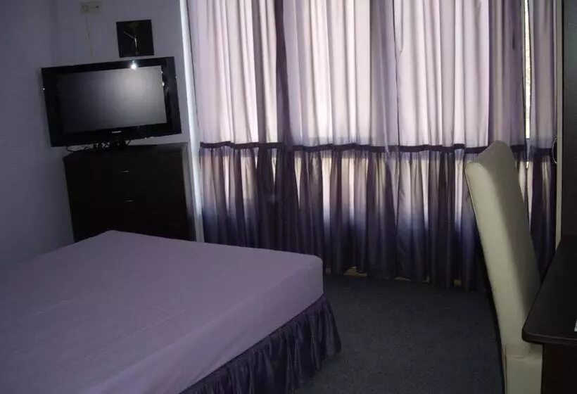 Family Hotel Avramov