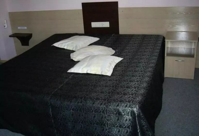 Family Hotel Avramov