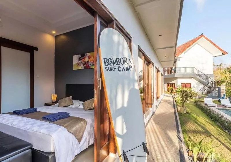 Hotel Bombora Surf Camp