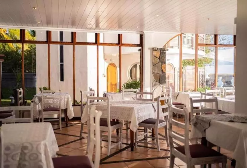 هتل Gold Beach Resort