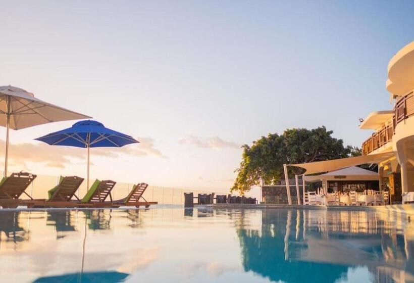 בית מלון כפרי Gold Beach Resort