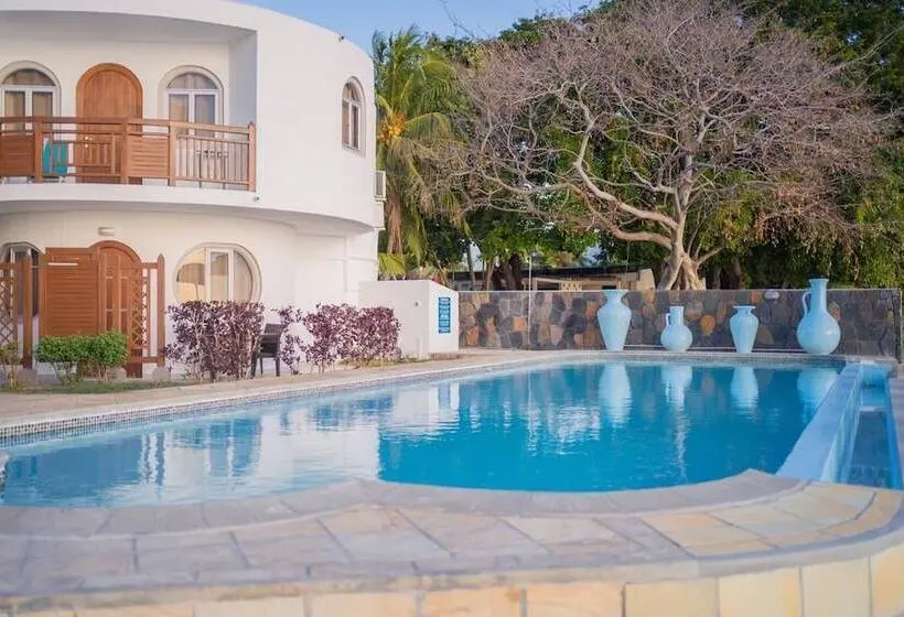 هتل Gold Beach Resort