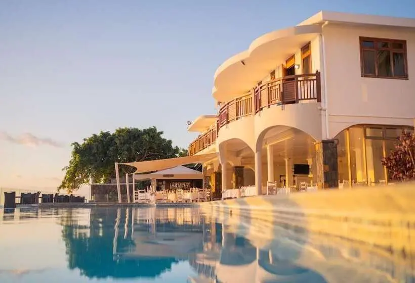 هتل Gold Beach Resort
