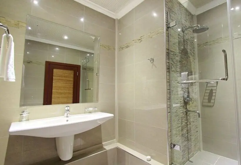 هتل Gold Beach Resort