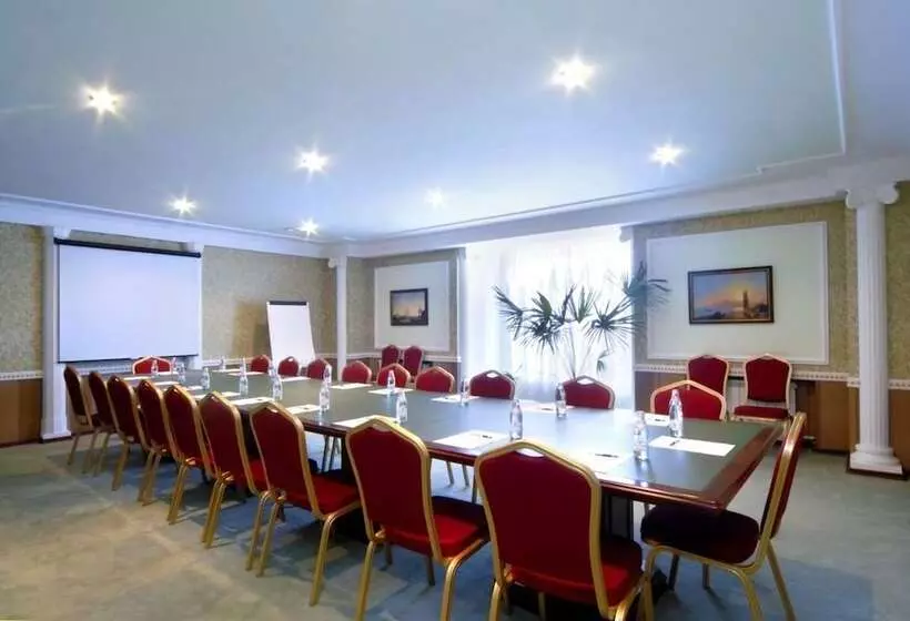 בית מלון כפרי Imperator