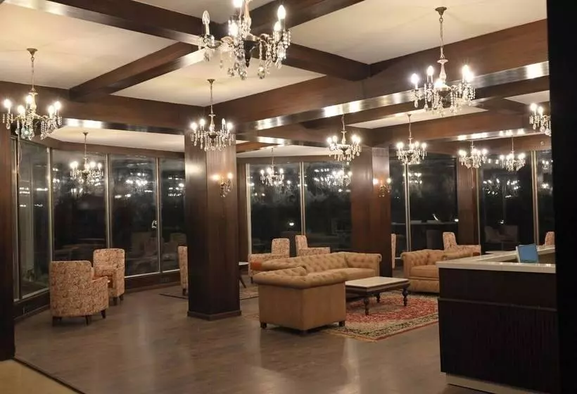 酒店 Kufri Holiday Resort