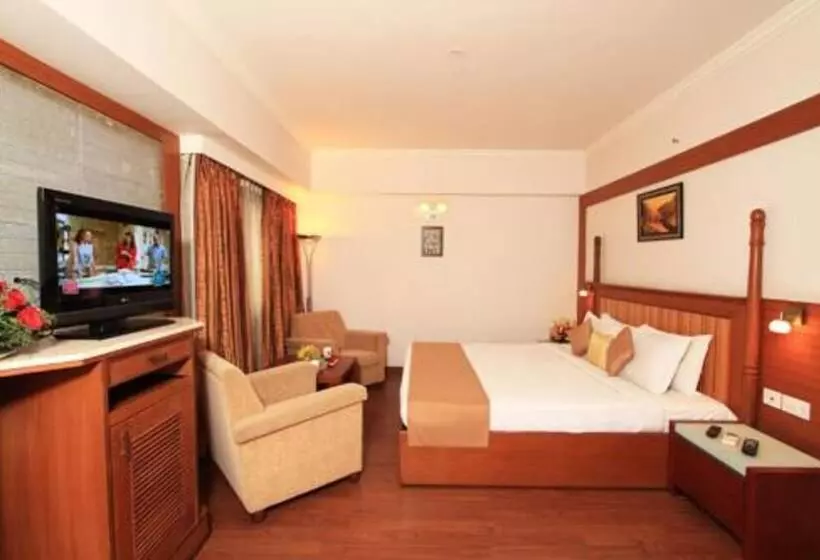 Hotel Parijatha Gateway