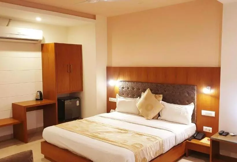 בית מלון כפרי Shalimar Palace