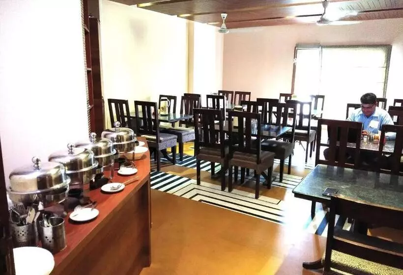 בית מלון כפרי Shalimar Palace