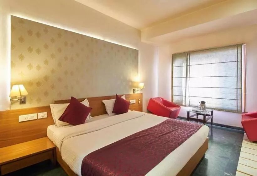 בית מלון כפרי Shalimar Palace