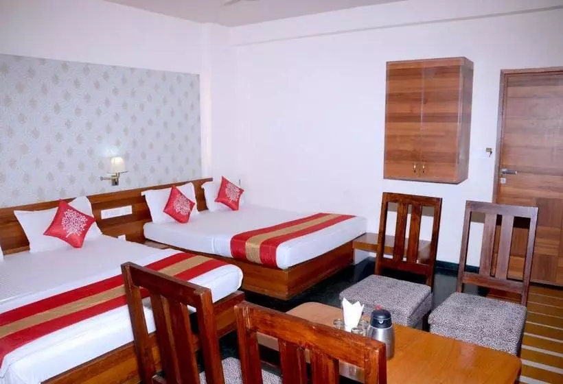 בית מלון כפרי Shalimar Palace