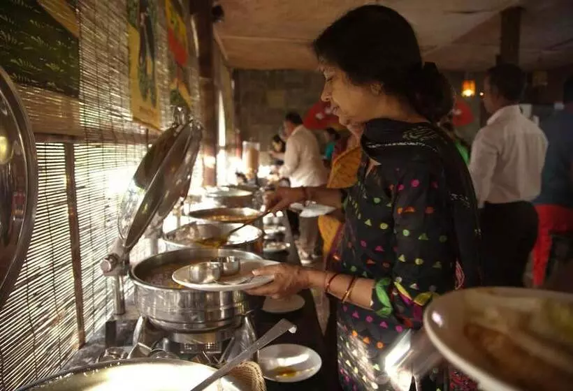 Hotel Symphony Palms Beach Resort And Spa