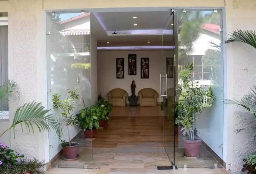 ホテル The Fern Surya Resort Kasauli Hills, Dharampur