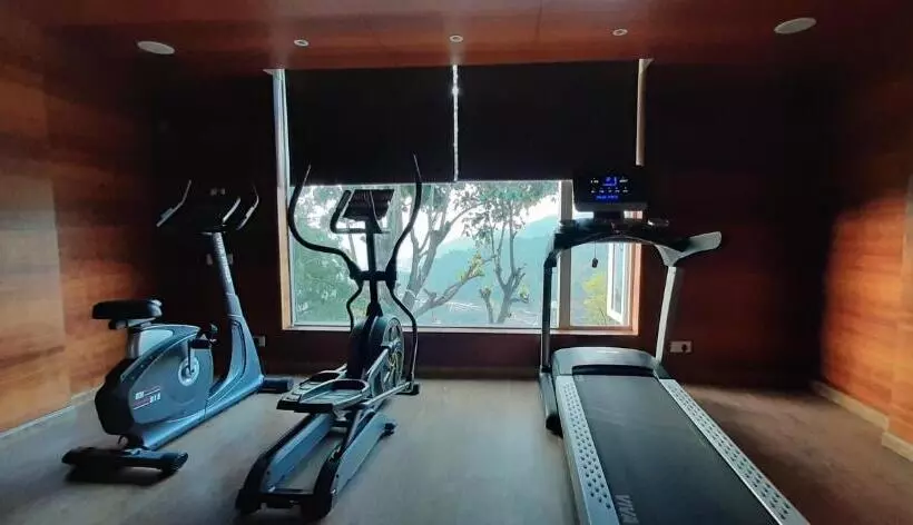 ホテル The Fern Surya Resort Kasauli Hills, Dharampur