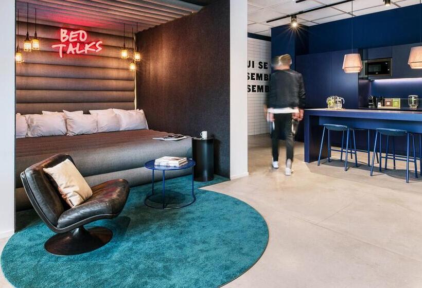 Hotelli The Social Hub Rotterdam