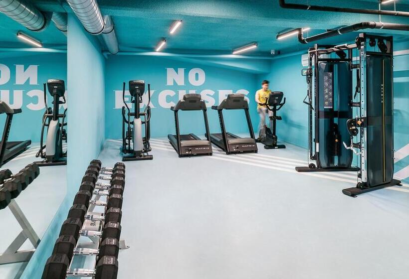 Hotelli The Social Hub Rotterdam