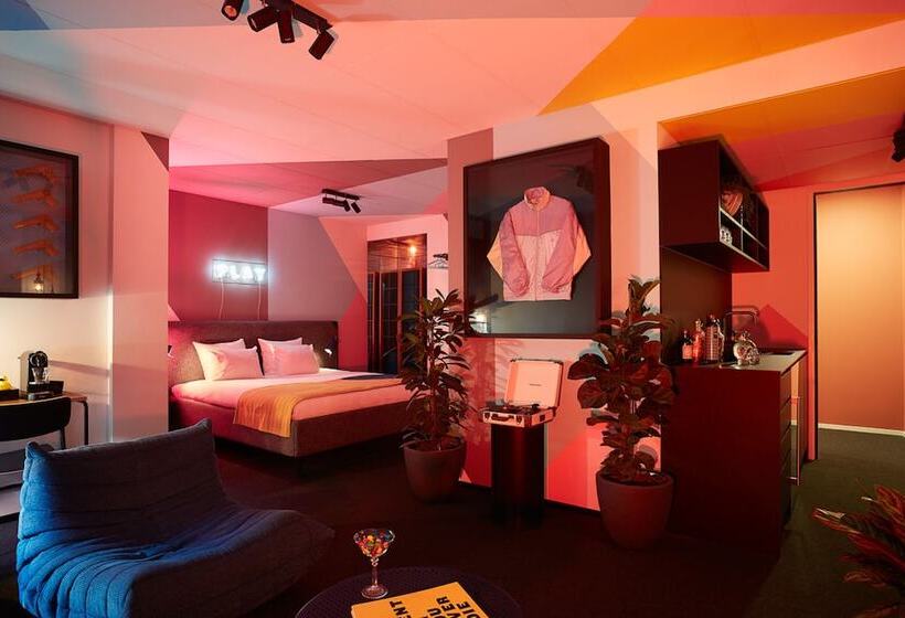 Hotelli The Social Hub Rotterdam