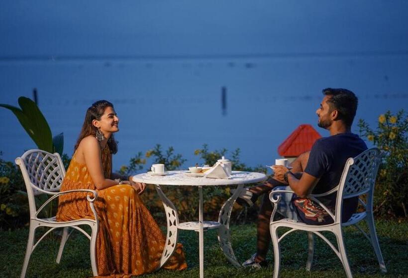 فندق The World Backwaters, Alleppey