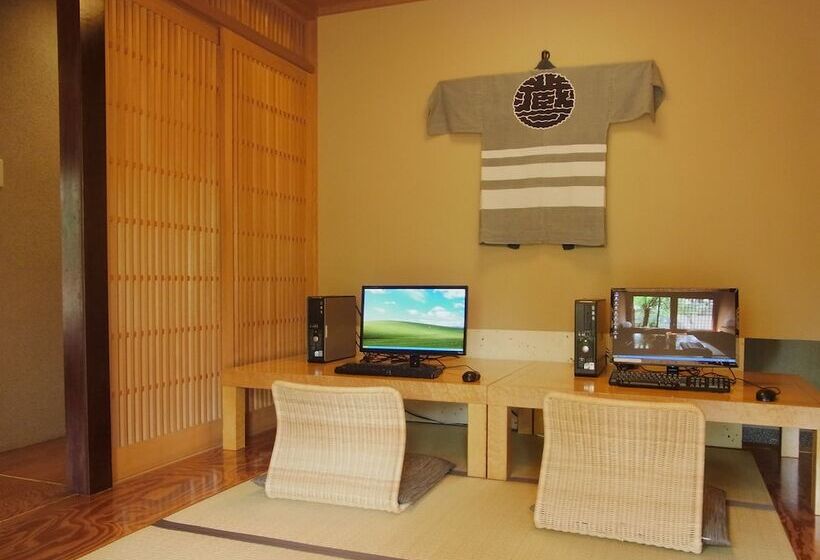 K S House Ito Onsen  Historical Ryokan Hostel