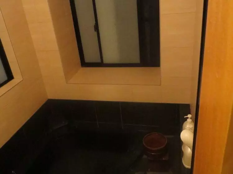 K S House Ito Onsen Historical Ryokan Hostel