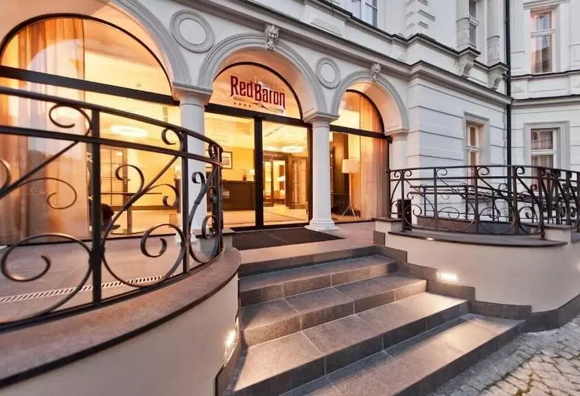 Red Baron Hotel & Restaurant