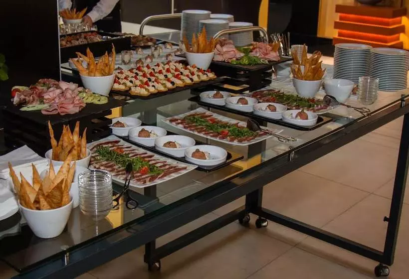 リゾートホテル Four Points By Sheraton Kecskemét Hotel és Konferenciaközpont