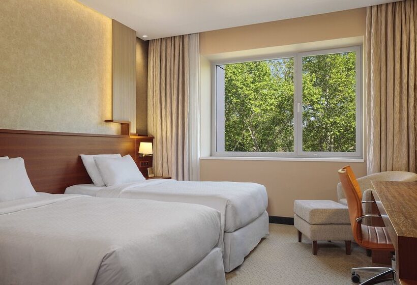 リゾートホテル Four Points By Sheraton Kecskemét Hotel és Konferenciaközpont