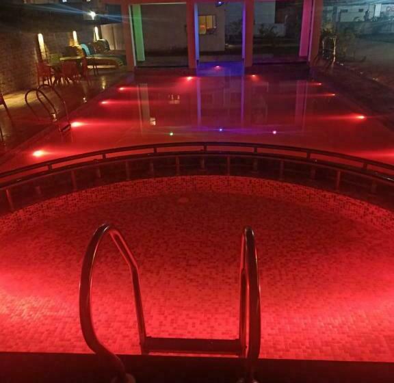 Отель Holiday Beach Resort Mandarmani